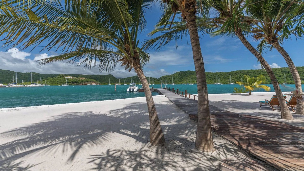 Lance aux Epines Resort | Mount Hartman Bay Estate Private Resort