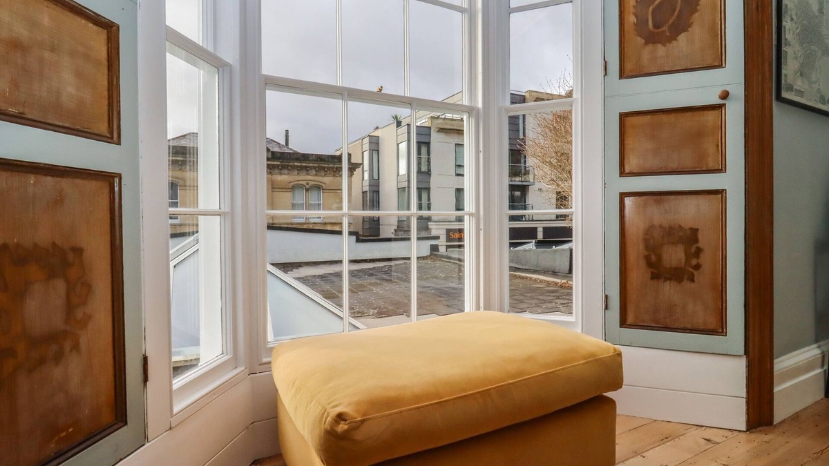 Clevedon Cottage | MOUNT LEBANON, character holiday cottage, with open fire in Clevedon