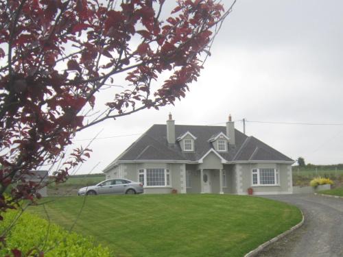 Watch House Village House | Mount Leinster View