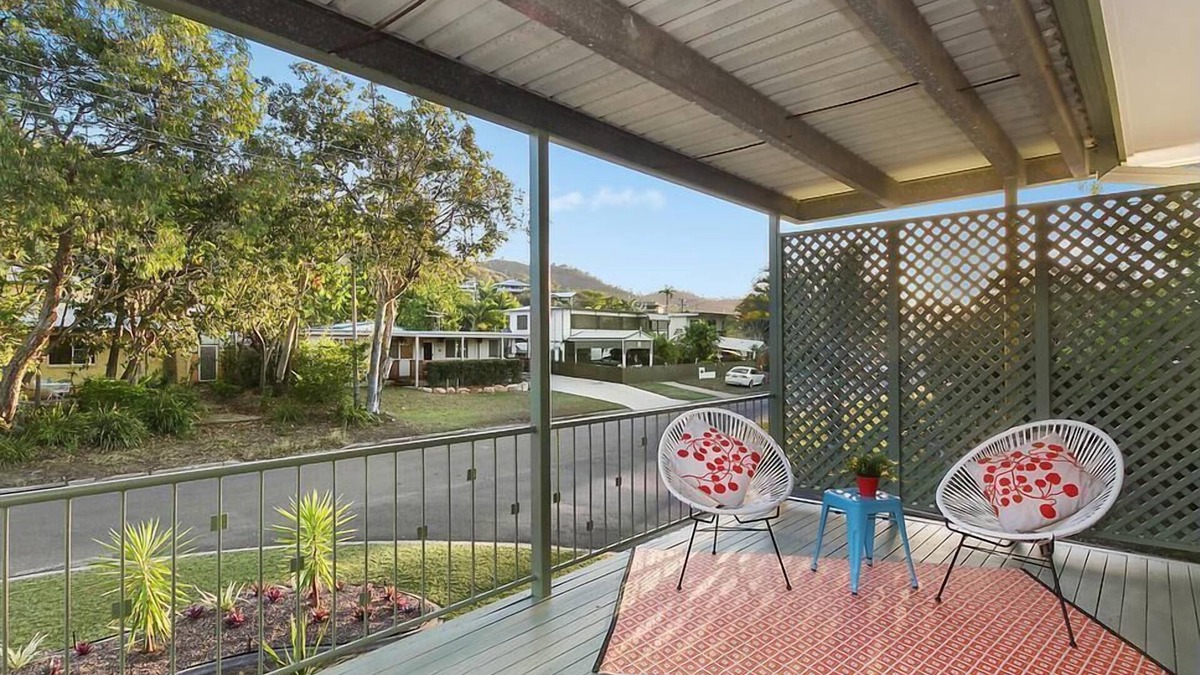 Mount Louisa House | Mount Louisa Renovated Family Home