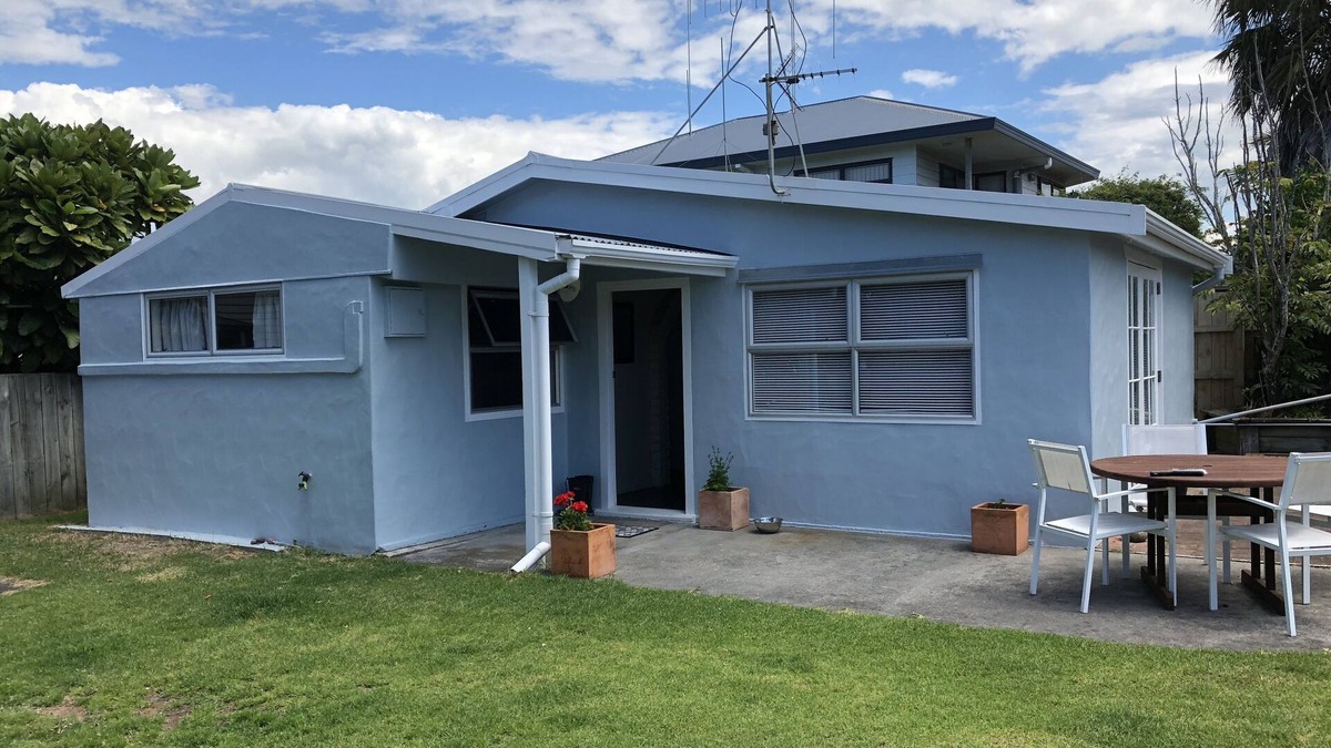 Mount Maunganui House | Mount Maunganui Little Blue Bach