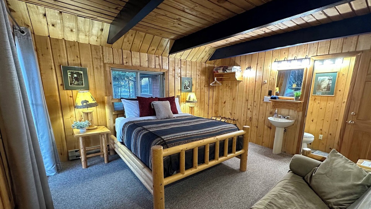 La Sal Cabin | Mount Peale Country Inn and Cabins
