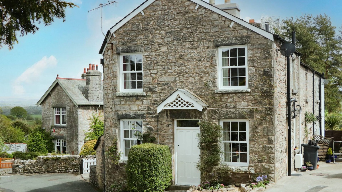 Lindale Cottage | MOUNT PLEASANT COTTAGE, character holiday cottage in Lindale