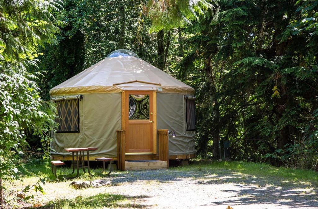 Bow Resort | Mount Vernon Camping Resort 16 ft. Yurt 6