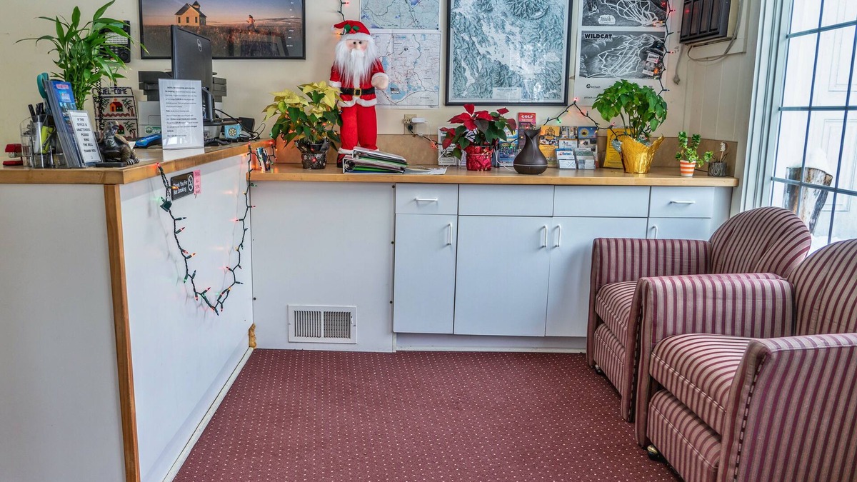 Center Ossipee Hotel | Mount Whittier Motel