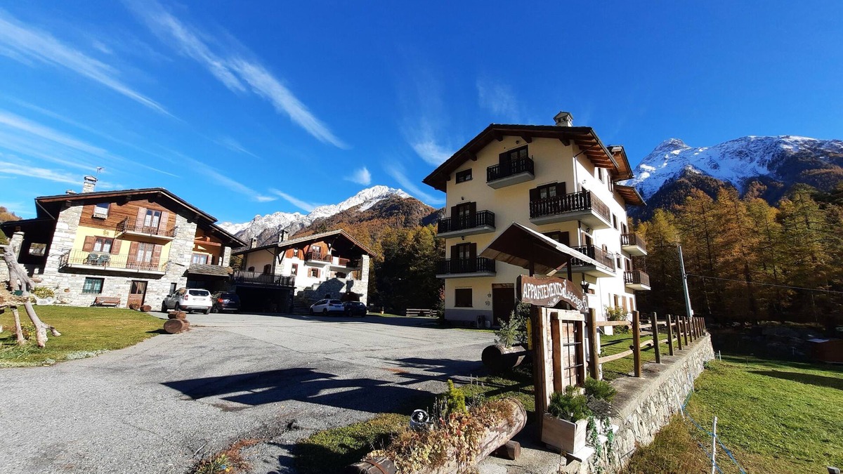 Bionaz Apartment | Mountain apartment, bright and panoramic