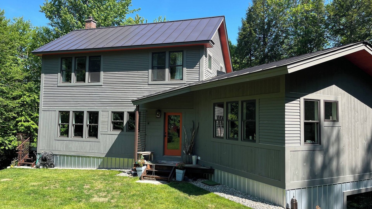 Montpelier House | Mountain biker/Hiker paradise. dog friendly. 10 minutes to downtown Montpelier