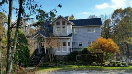 Kings Mountain House | Mountain Bliss Retreat near Asheville & Charlotte