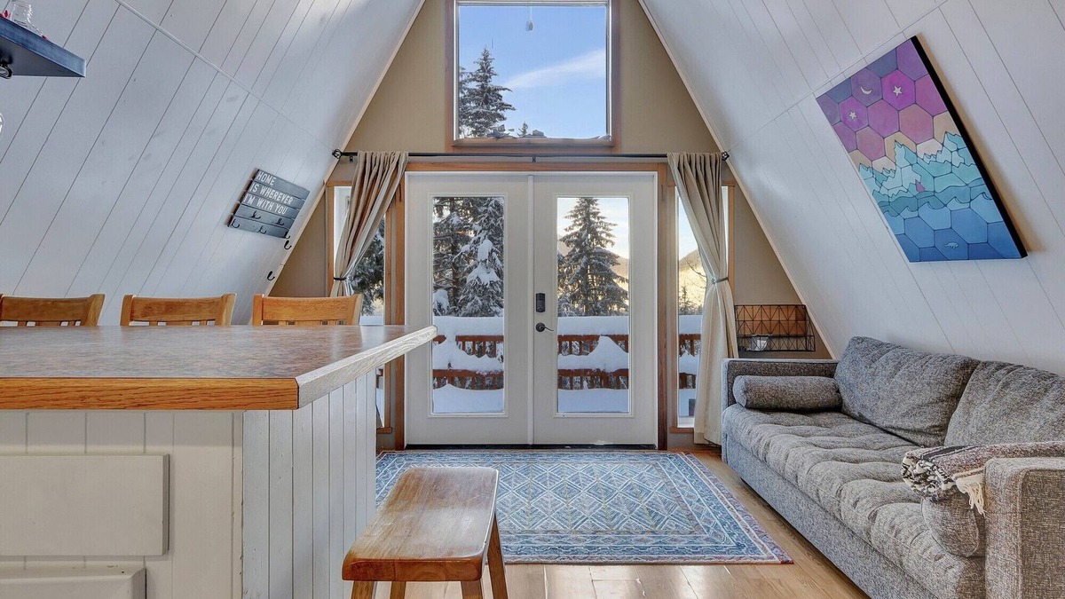 Alyeska House | Mountain Cabin on Alyeska with Amazing Valley Views