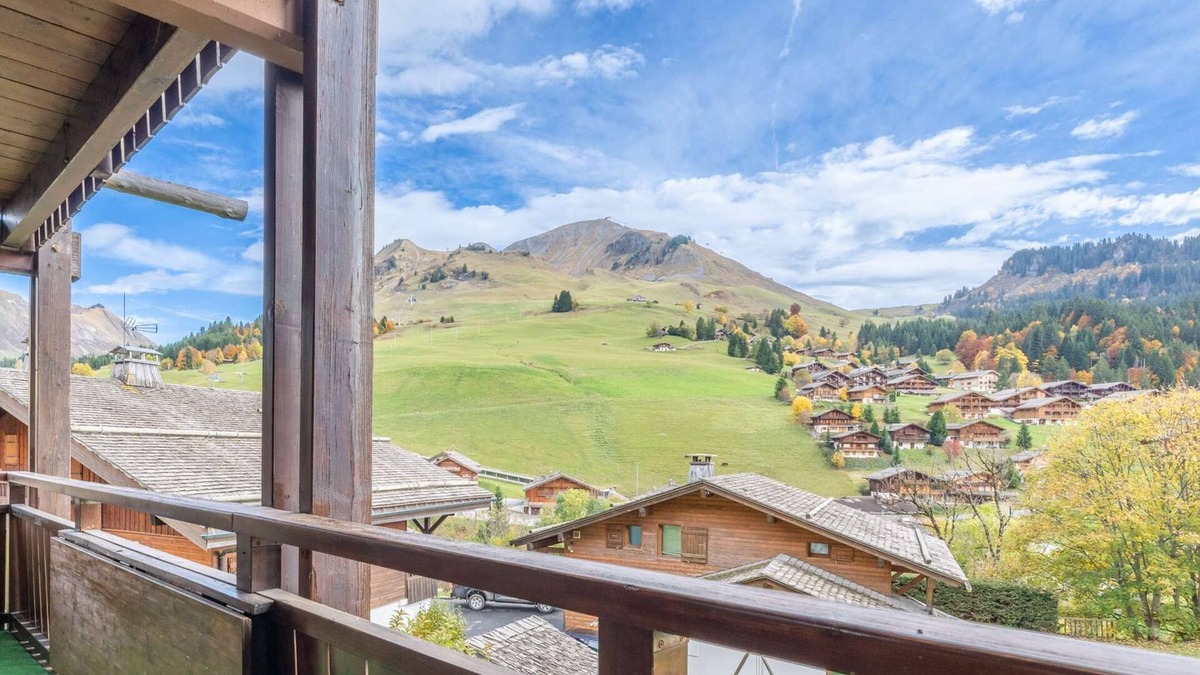Le Chinaillon Apartment | Mountain Calm with Soothing View