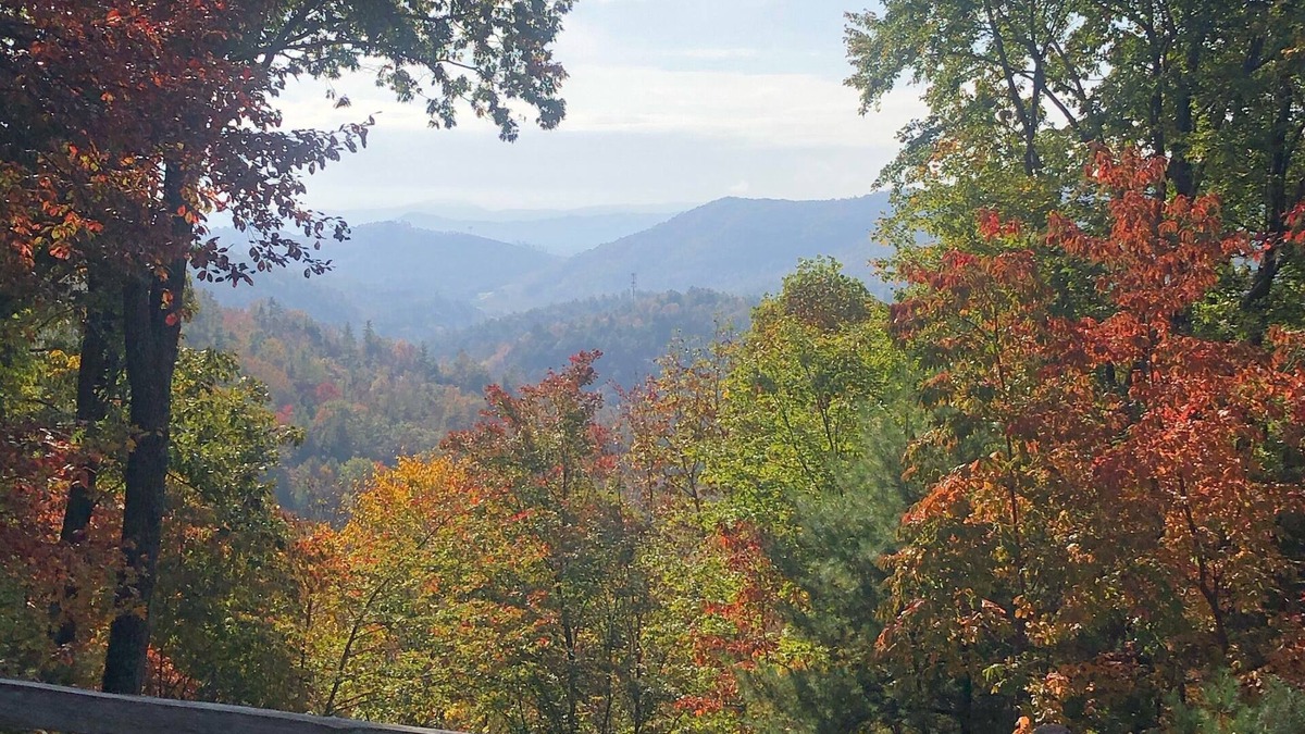Purlear RV Rental | Mountain Camping with NC Blue ridge views