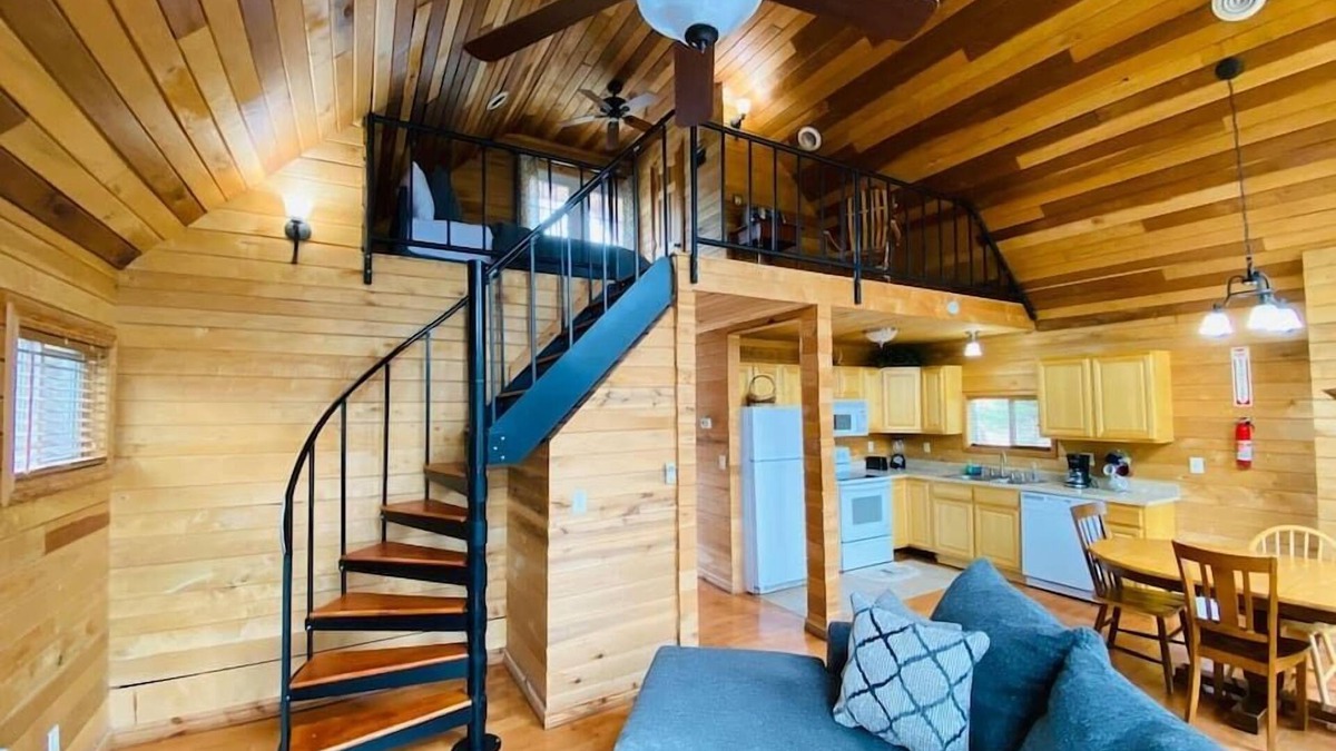 Hardyville Cabin | Mountain Chalet | hot tub | RRG