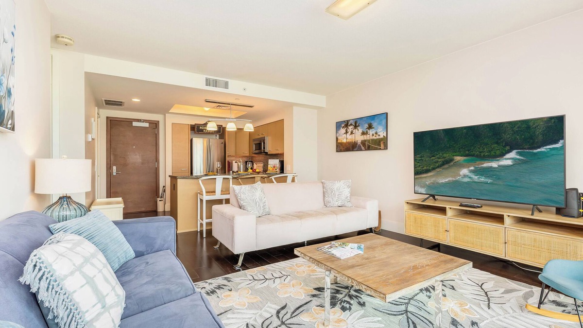 Waikiki Condo | Mountain-City Views Condo at Allure w/Parking