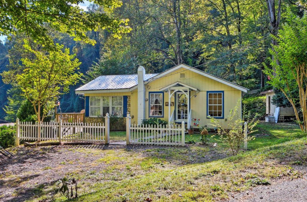 Fontana Dam House | Mountain Cottage with Views Near Tail of the Dragon!