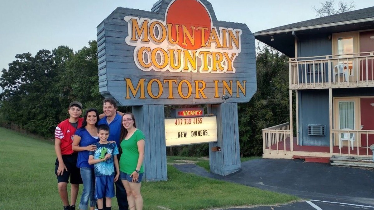 Branson West Hotel | Mountain Country Inn
