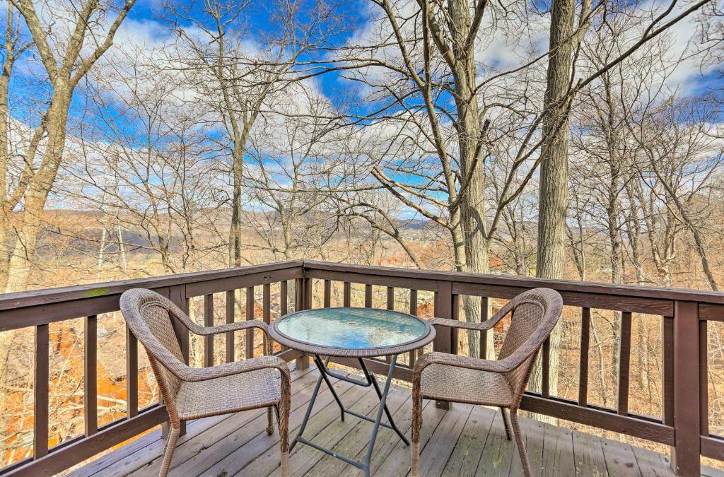 Vernon Apartment | Mountain Creek Condo with Grill Walk to Lifts!