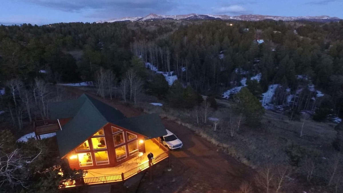 Cripple Creek Cabin | Mountain Dream Hot Tub! Views! Privacy! Pool table,Wi-Fin