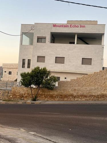 At-Taybeh Hotel | Mountain Echo Inn