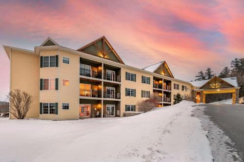 Mount Sunapee Hotel | Mountain Edge Suites at Sunapee, an Ascend Collection Hotel
