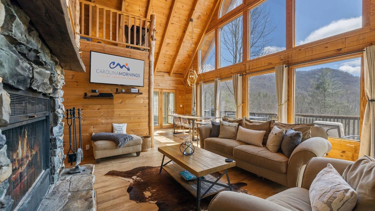 Leicester Cabin | Mountain Escape by Carolina Mornings | Grill, Fire Pit, Hot Tub🔥+Biltmore Pass