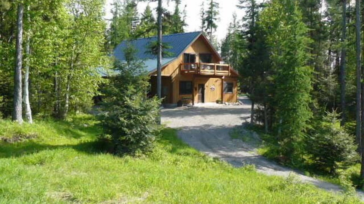 Kalispell Apartment | Mountain Estate On 34 Acres