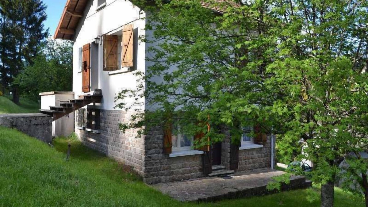 La Bastide-Puylaurent Ski Chalet | MOUNTAIN CHALET BETWEEN LOZERE AND ARDECHE FOR 8 PEOPLE