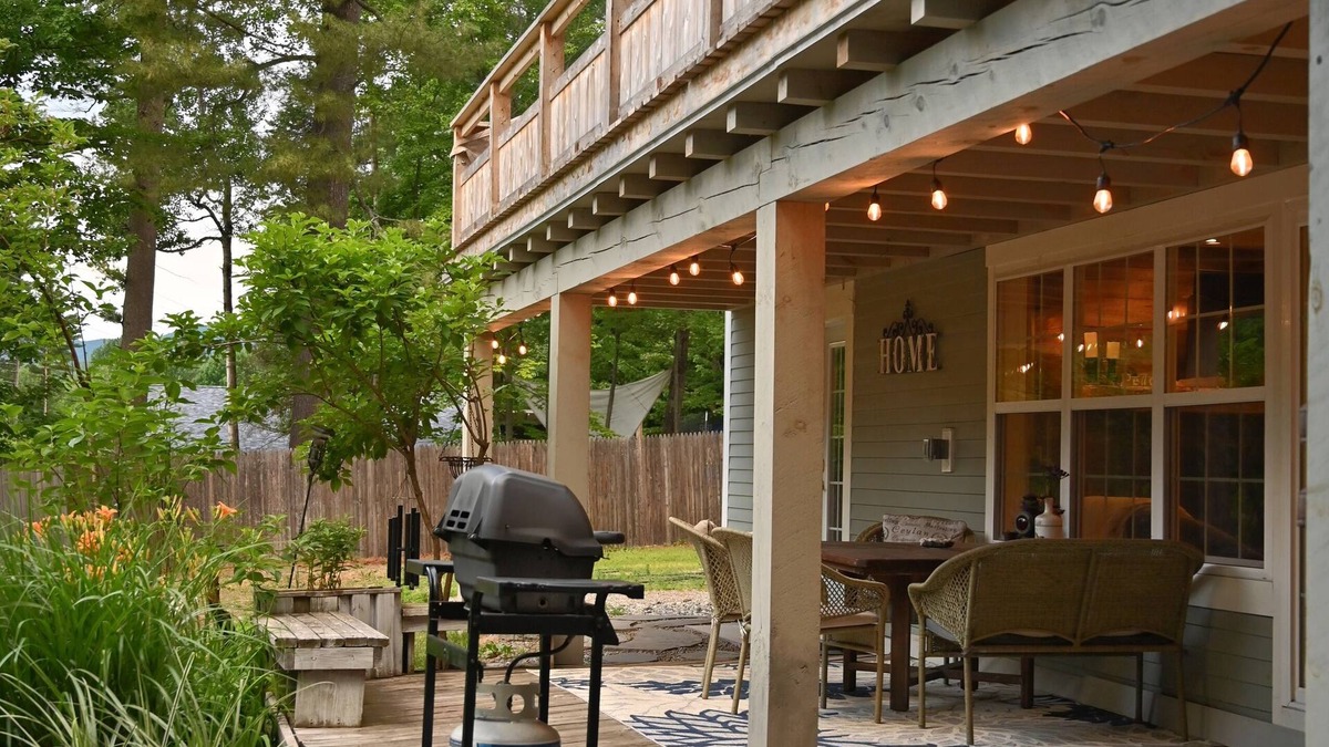 North Troy House | Mountain Getaway- Family Friendly Home w/Indoor Hot Tub, 5mi to Jay Peak