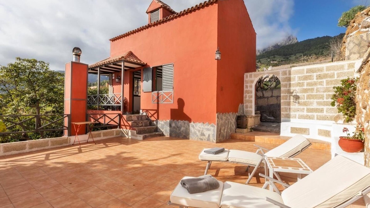 Arafo Villa | Mountain getaway for hikers - house 1