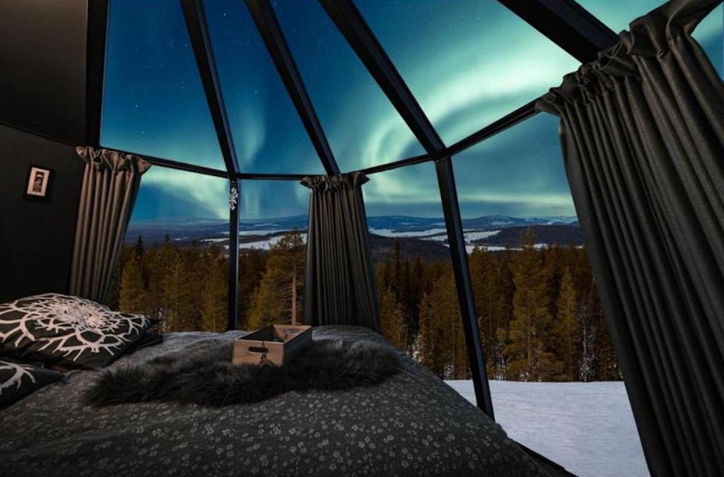 Jokkmokk Municipality House | Mountain Glass Room Luxury getaway for two - wild nature experience in Sweden
