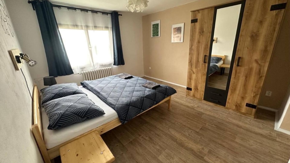 Jachymov Cabin | Mountain hut in the heart of the Erzgebirge for larger groups. Pet friendly!