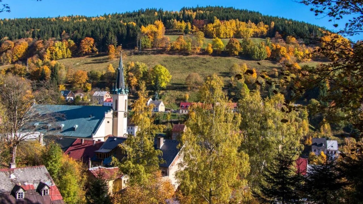 Jachymov Cabin | Mountain hut in the heart of the Erzgebirge for larger groups. Pet friendly!