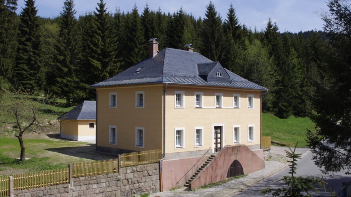 Eibenstock Ski Chalet | Mountain Lodge "Altes Zollhaus" in the Erzgebirge Nature Park