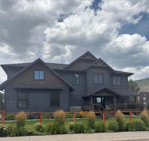 Basalt House | Mountain Lodge Oasis w Hot Tub-Rio Grande Trail