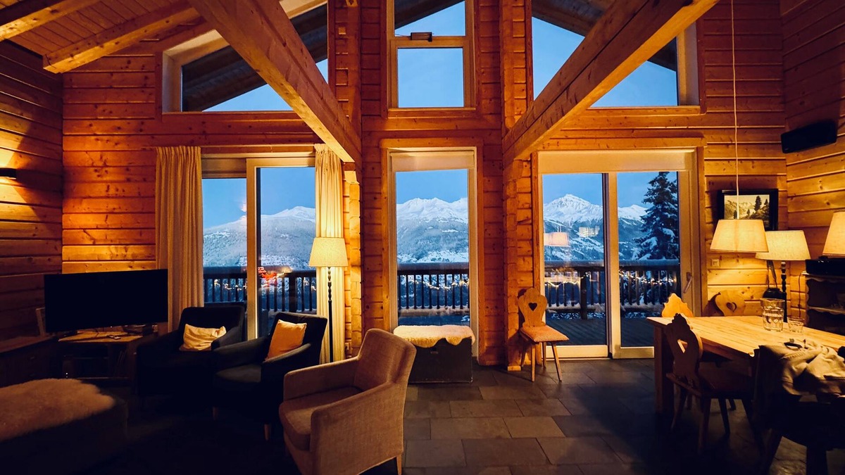 Heremence Ski Chalet | Mountain Lodge with in-house Sauna. Ski. Hike, MTB. Close to Skilift.
