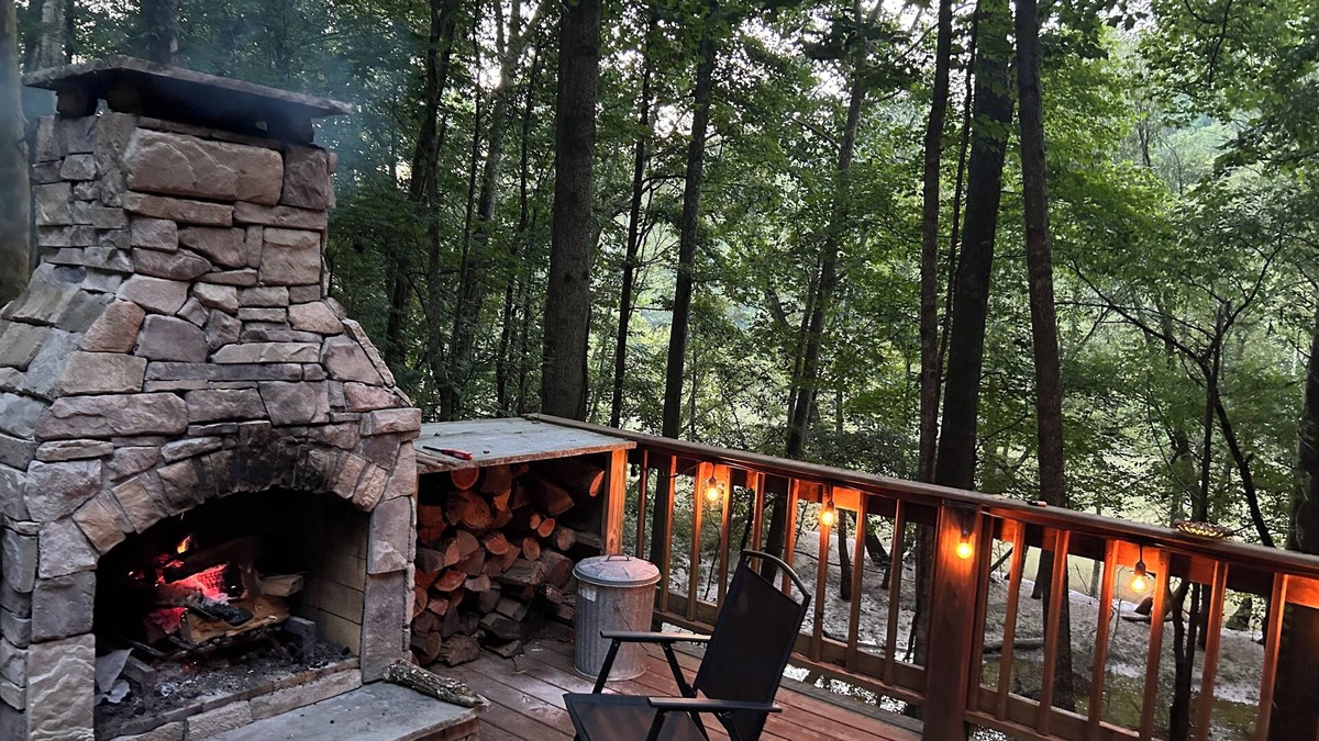 Jamestown Cabin | Mountain Log Cabin on Dale Hollow Lake/Obey River