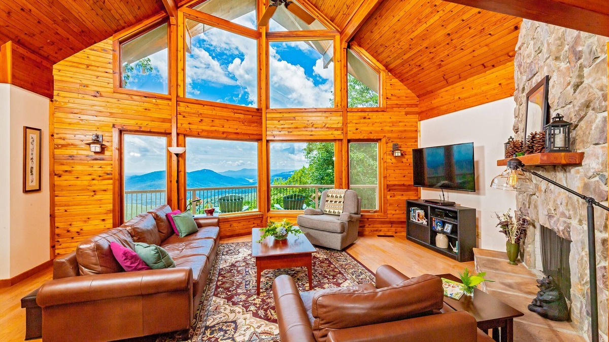 Old Fort House | Mountain Lure: VIEWS OF BLUE RIDGE MTNS & LAKE LURE - NEAR ASHEVILLE & BLACK MTN