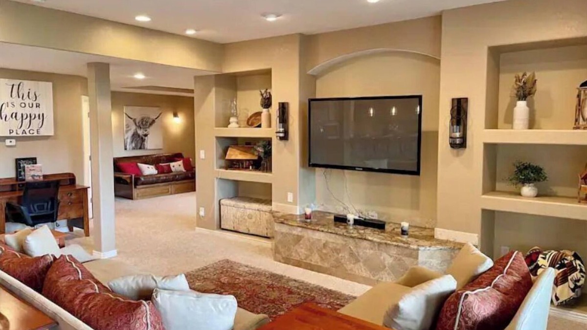 Larkspur House | Mountain Luxury and Views Galore Near Palmer Lake