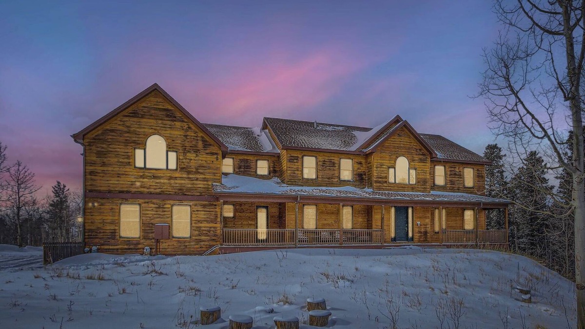 Black Hawk House | Mountain Majesty in Golden Gate Canyon