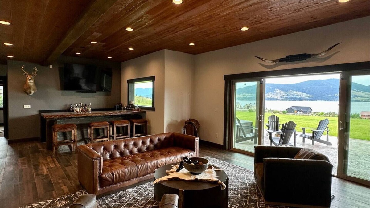 Northwest Montana - Glacier National Park House | Mountain Modern Family 6-Acre Luxury Home & Guest Cabin w/Lake View & Nearby Lake Access