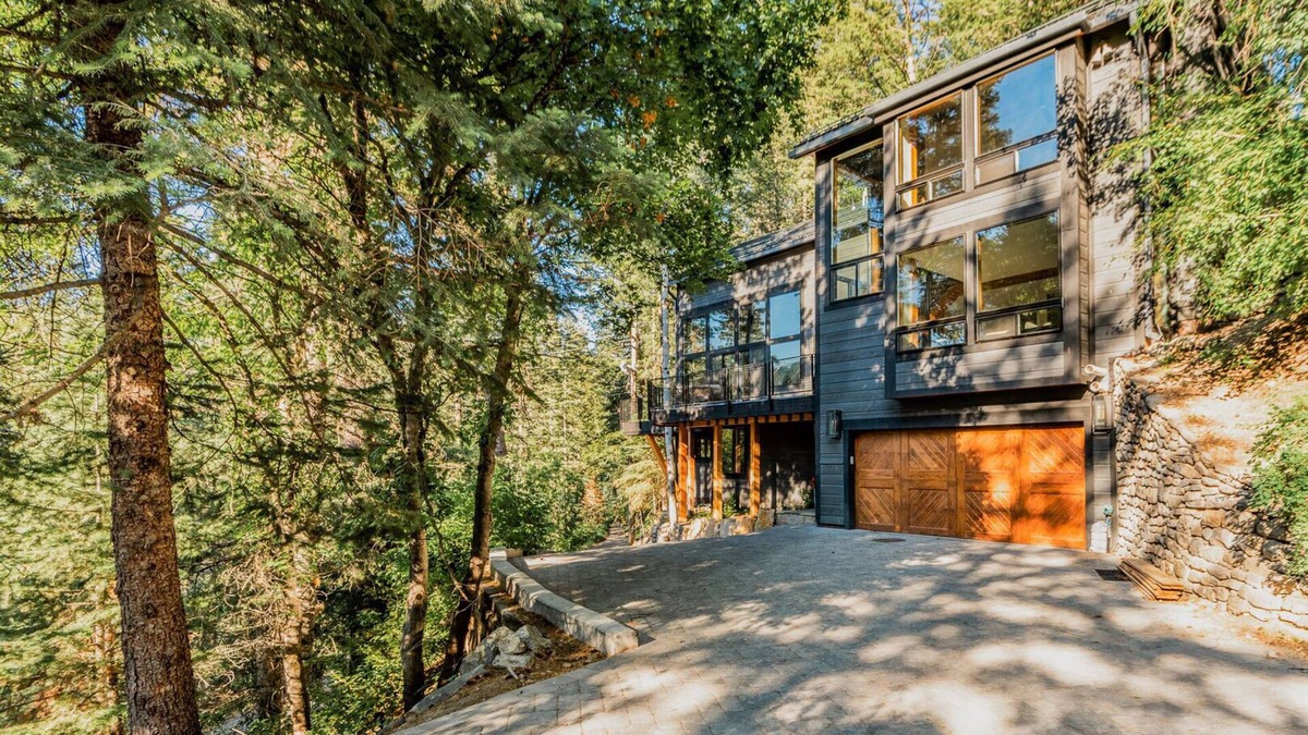 Sundance Cabin | Mountain Modern on Balsam - Modern, Clean, Comfortable, Hot Tub, Private, Wooded