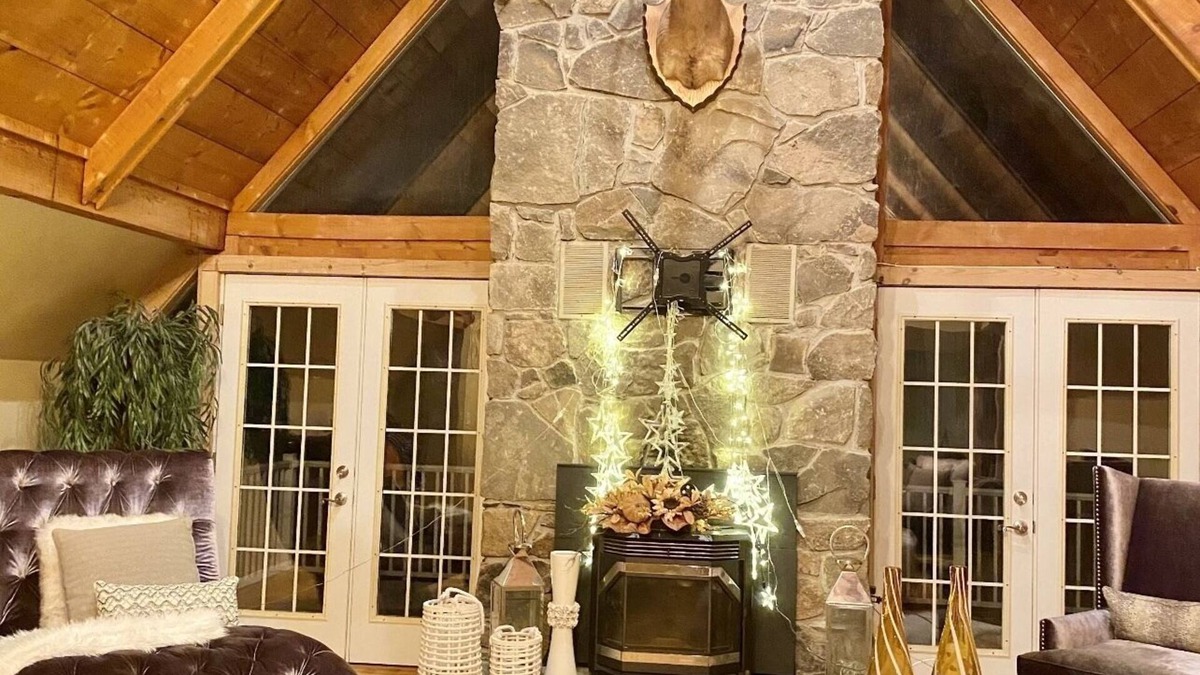 Ellenville House | Mountain Peak Retreat