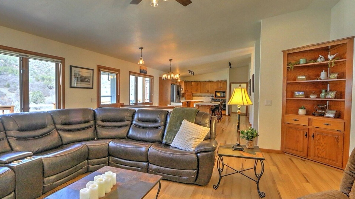 Glenwood Springs House | Mountain Retreat w/Hot Tub, Scenic Decks, Grill, Dog Friendly & 7 mi. to Skiing