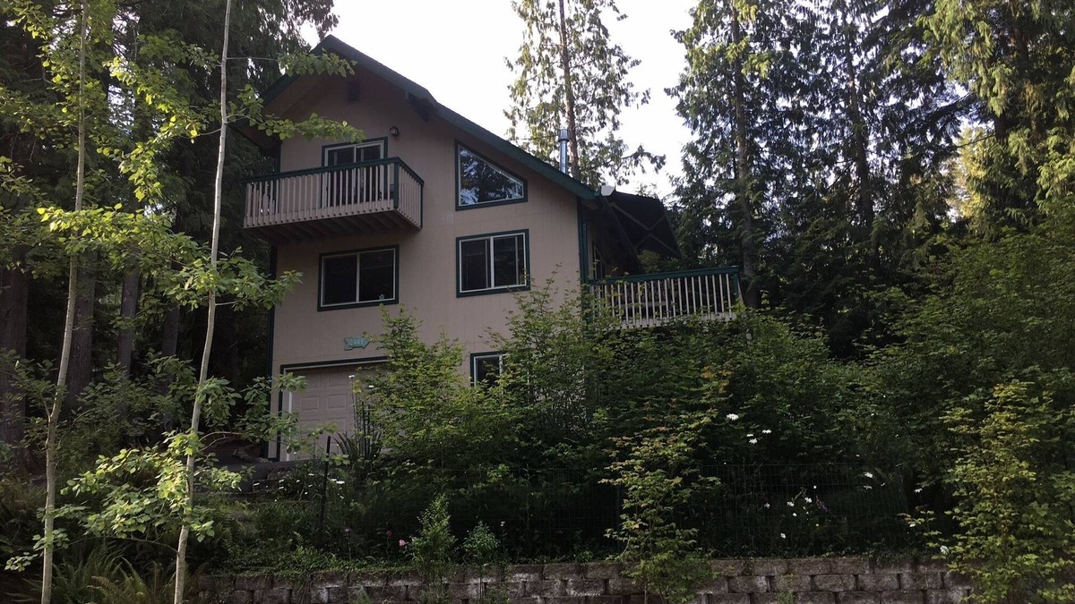Hoodsport House | Mountain Retreat at Lake Cushman