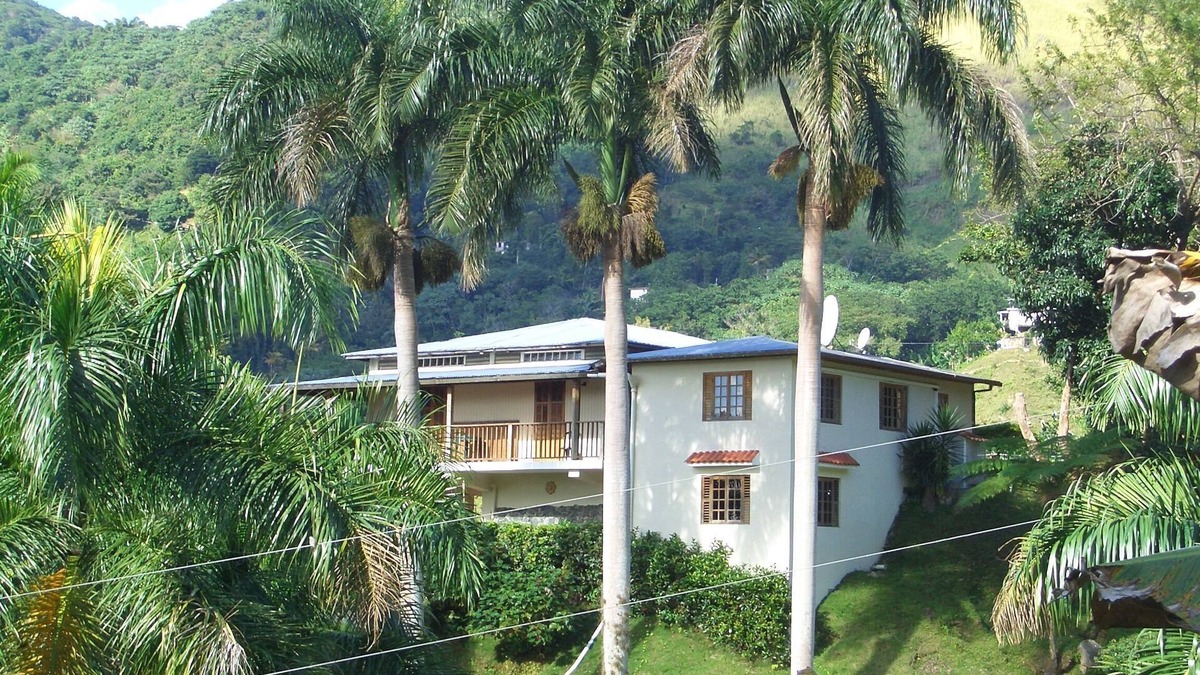Jayuya Cabin | Mountain retreat, elegant, quiet and relaxing place.