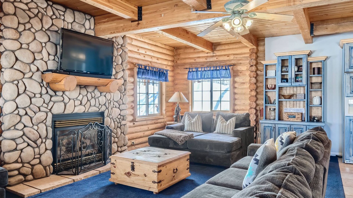 Timber Lakes House | Mountain Retreat | Fast Internet | Full Kitchen