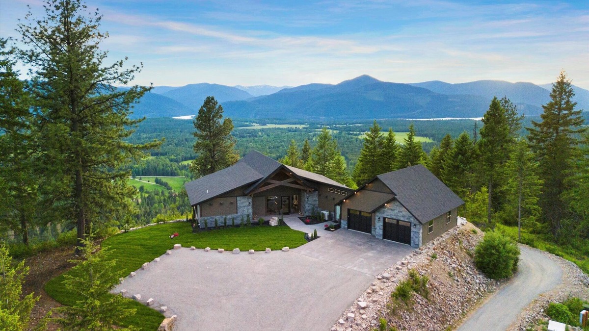 Trout Creek House | Mountain retreat near Trout Creek MT with hot tub, fire pit and Mountain views