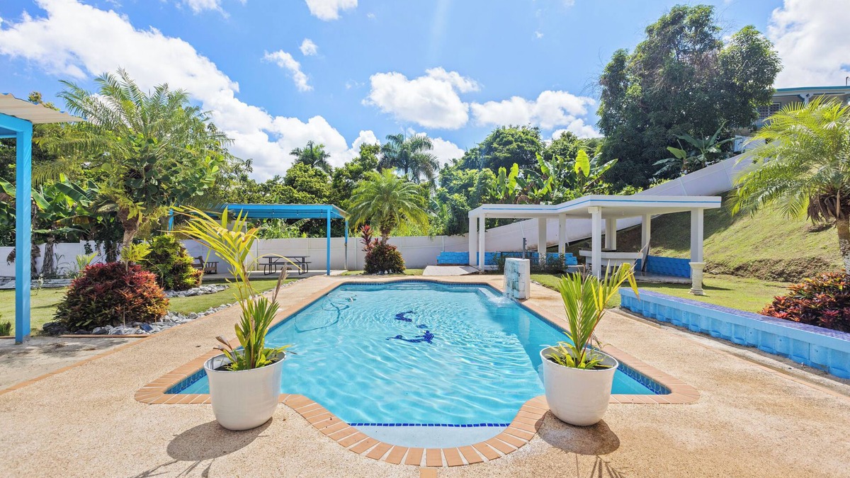 Navarro Villa | Mountain Retreat with Pool & Games