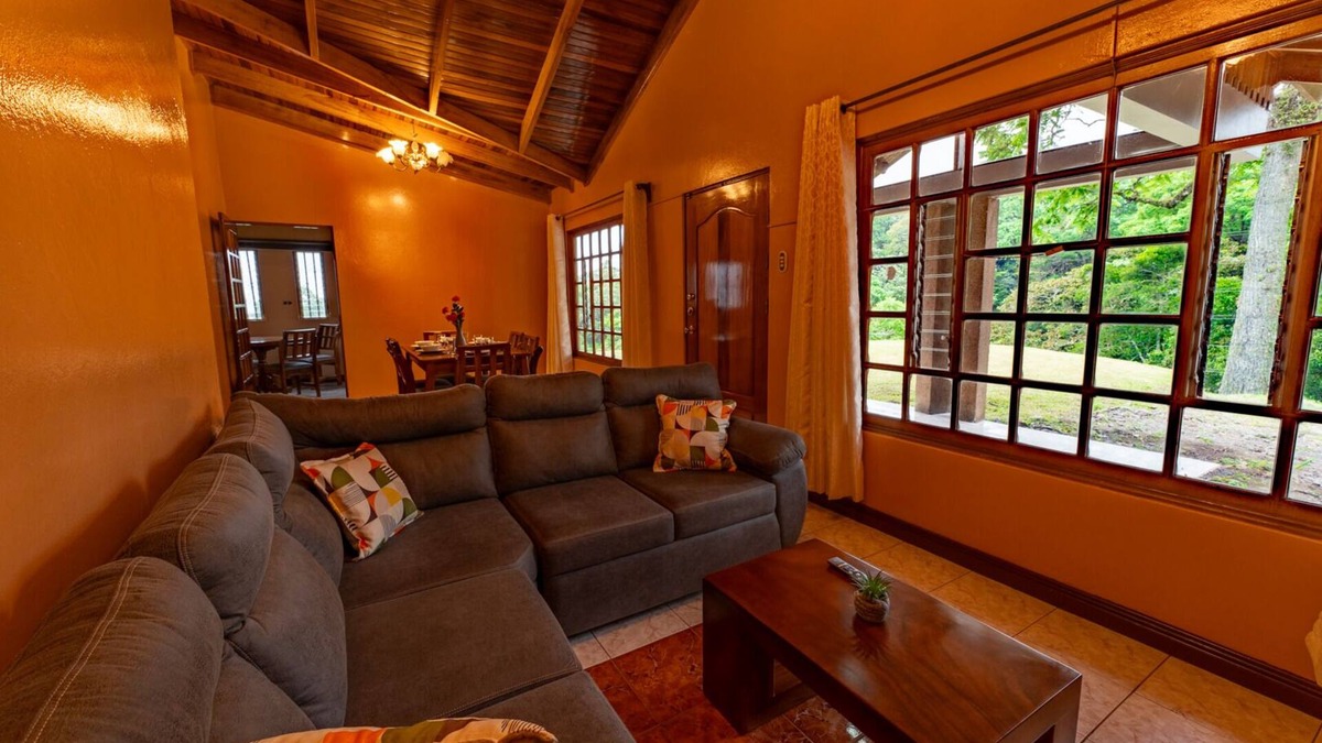 Pacayas House | Mountain retreat with virgin forest views, ideal for rest or remote work
