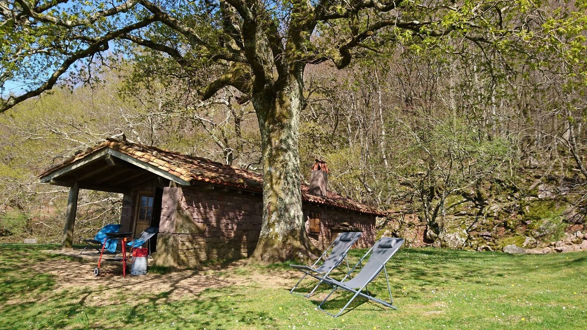 Sare Cabin | Mountain sheepfold on the Basque Coast, access on foot, climb by 4X4