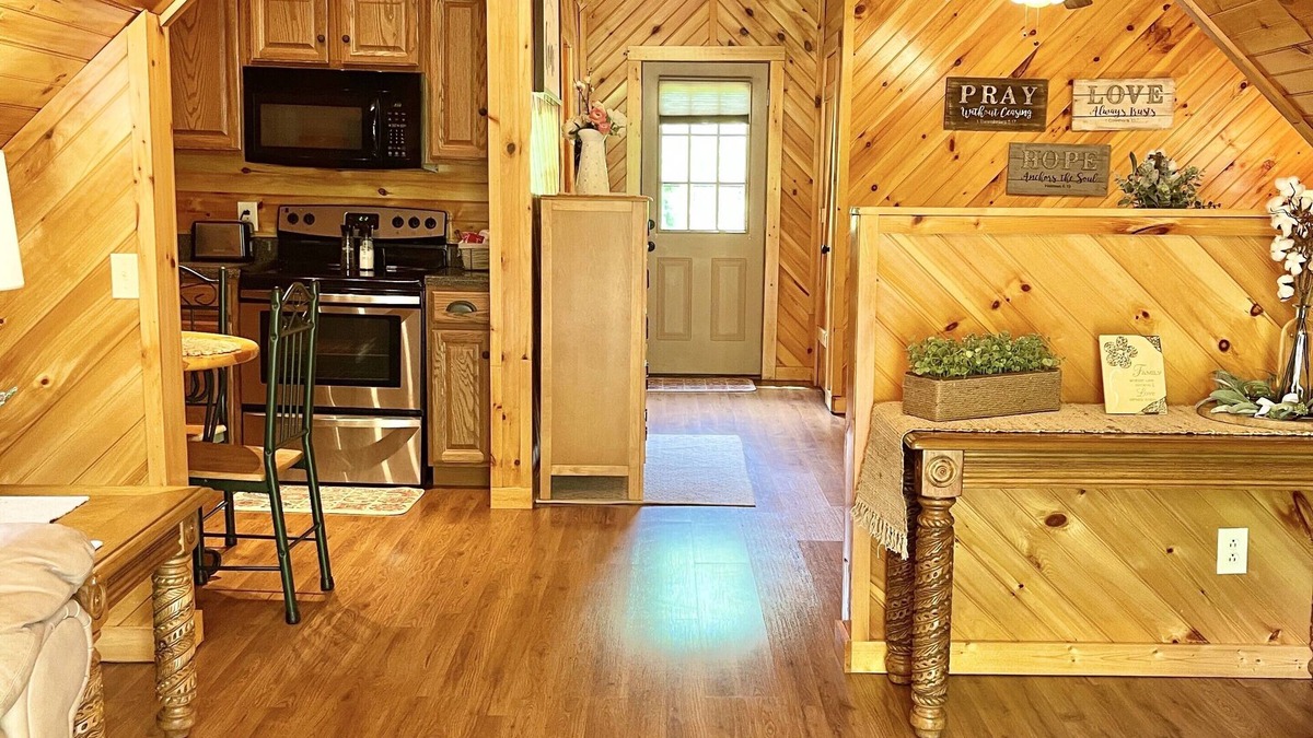 Elizabethton Apartment | Mountain Studio